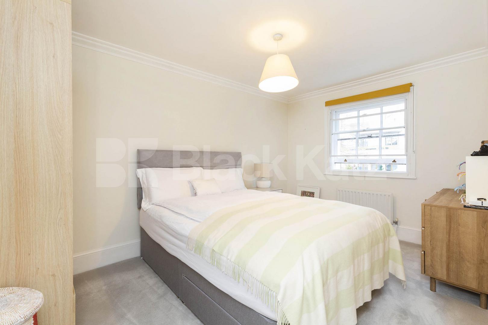 Super 3 bedroom apartment with period features by regents park - Families Only. Albany Street, Regents Park - Great Portland Street